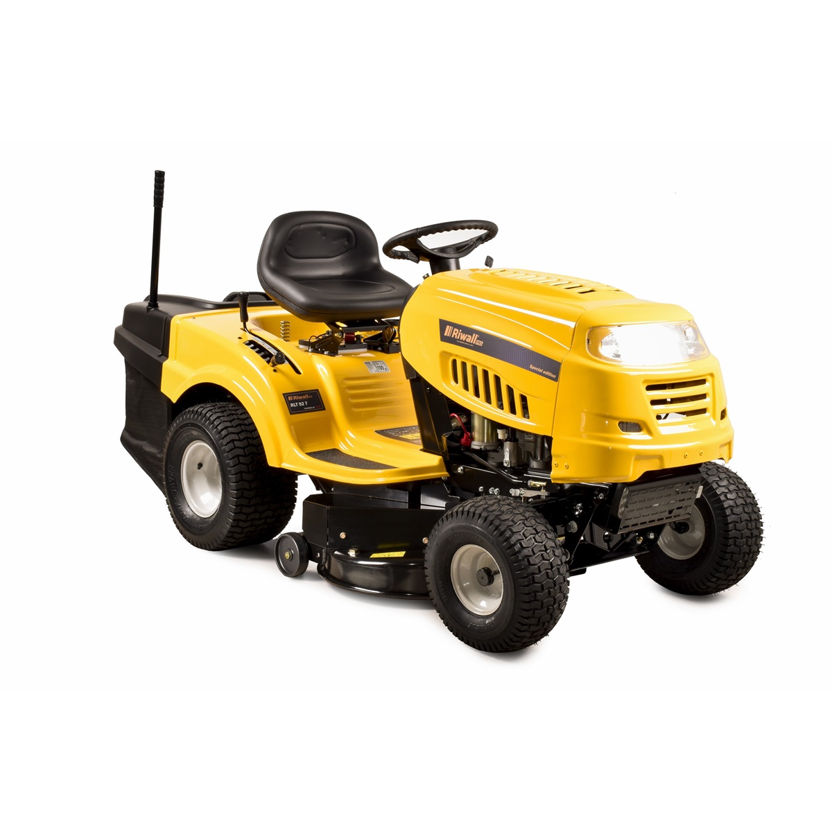 Travní traktor se zadním výhozem a 6-ti stupňovou převodovkou Transmatic Riwall PRO RLT 92